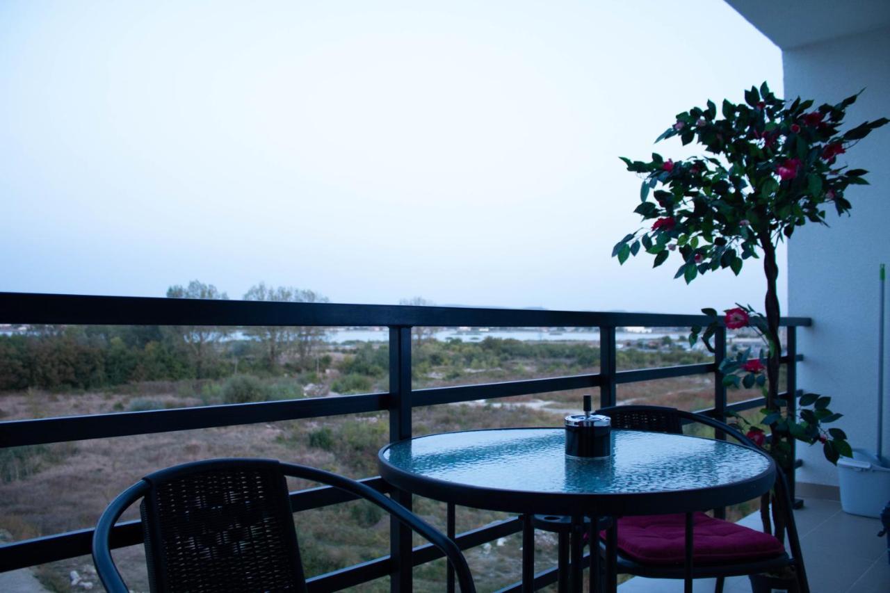 Dream Arena Apartment Bacau Ngoại thất bức ảnh